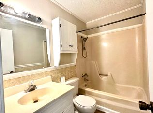 402 E Holly St, Dallas, NC 28034