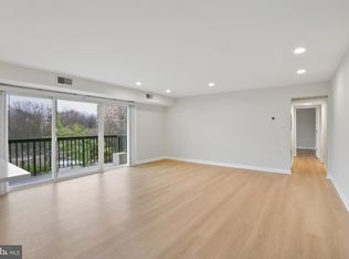 3200 S 28th St APT 403, Alexandria, VA 22302