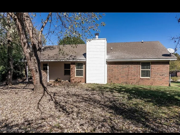 2406 Linda Ct — Photo 26