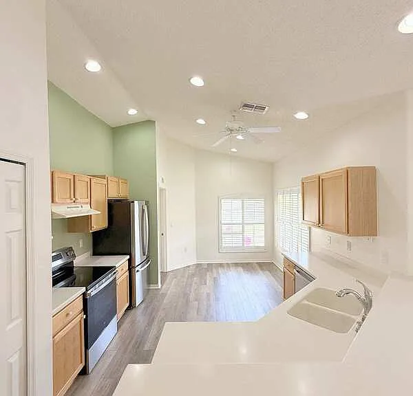 240 Center Oak Cir — Photo 15