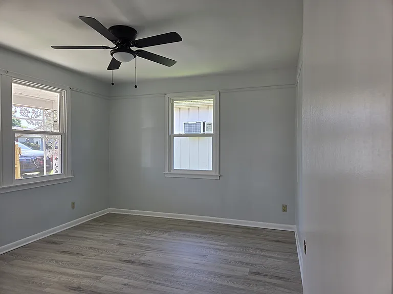 308 Grove St — Photo 4