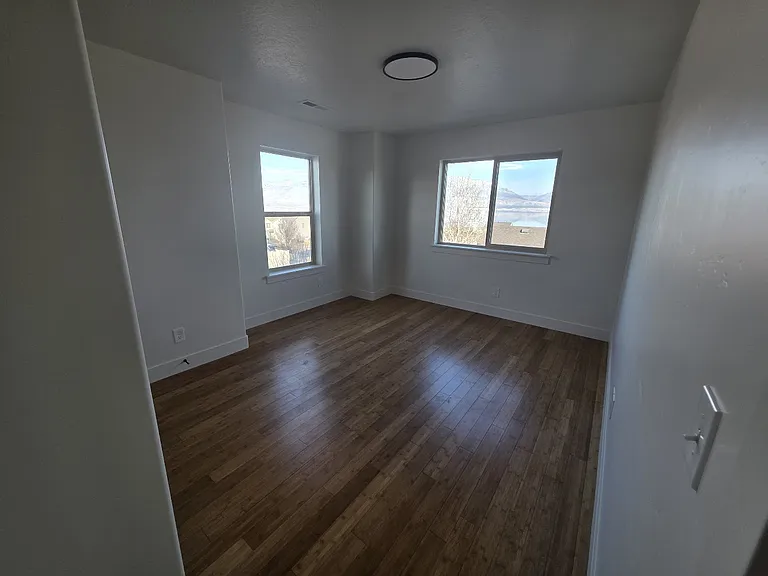 235 E Caracara St — Photo 4