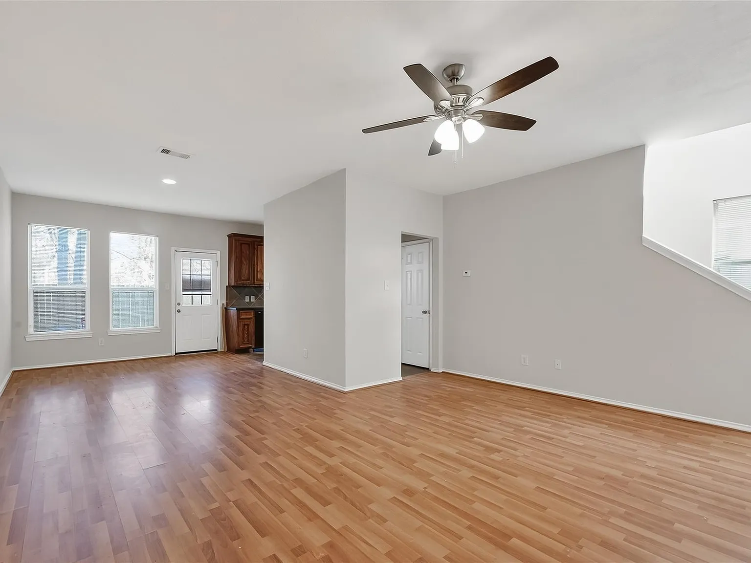 2 bed, 2.5 bath, 1448 sqft, $1,800 — Photo 2