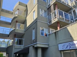 3250 Broadway W #220, Vancouver, BC V6K2H4
