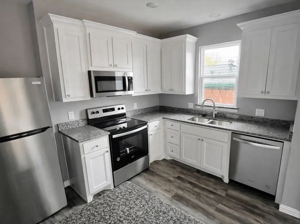 2109 Bluebonnet Ave