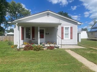 403 E Indiana St, Oblong, IL 62449