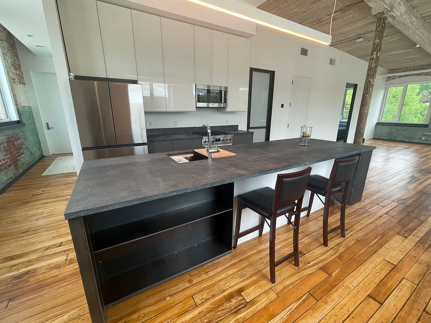 Historic Charm, Modern Luxury, 2 bedroom condo at Greylock Works! — Photo 2