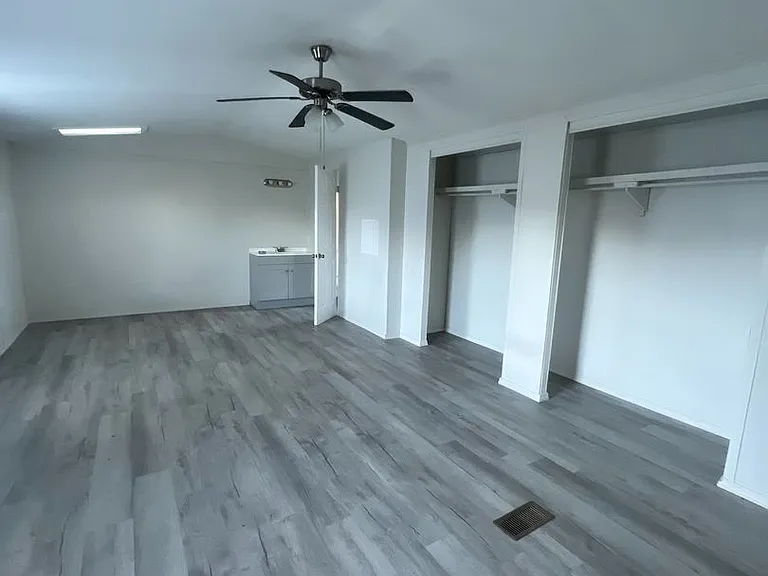 518 W Alabama Ave — Photo 3