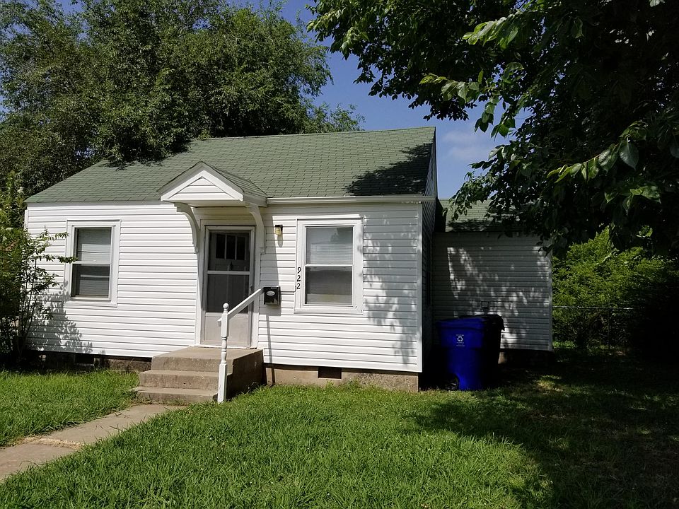 2nd image of 922 N University Blvd