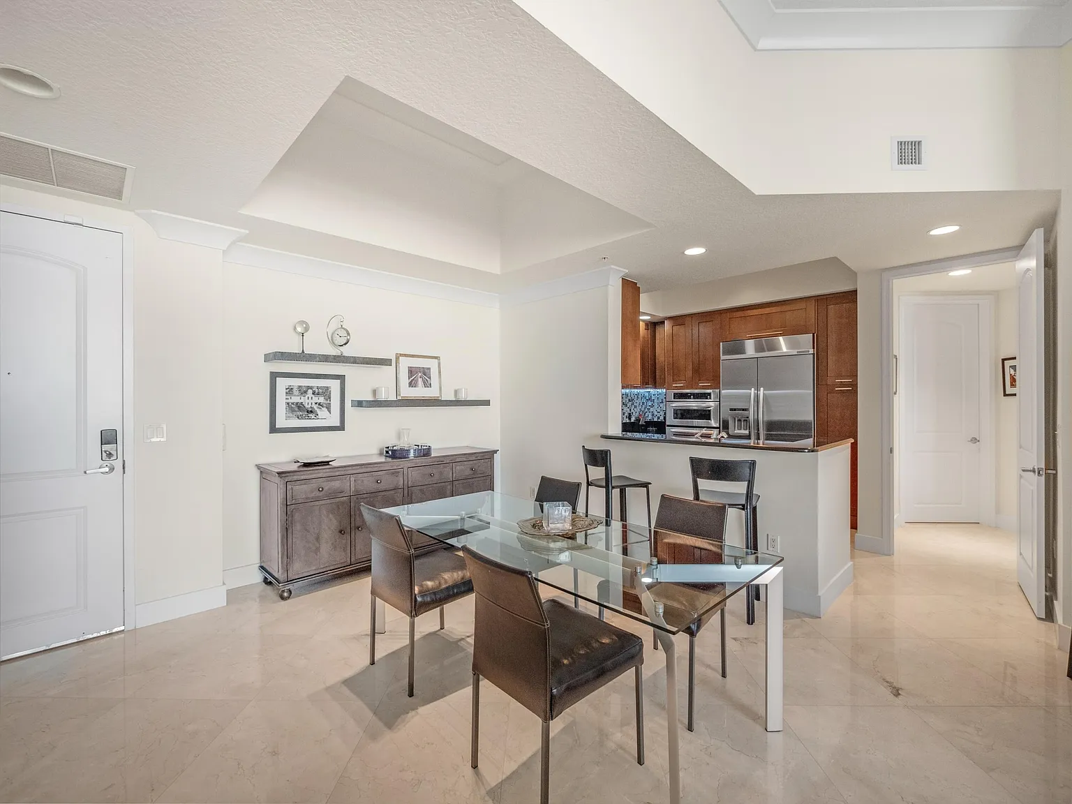 2 bed, 2.0 bath, 1373 sqft, $9,750 — Photo 3