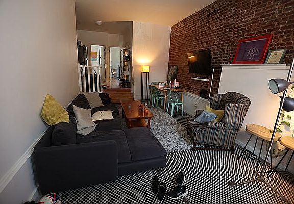 2nd image of 421 Wythe Ave APT 1