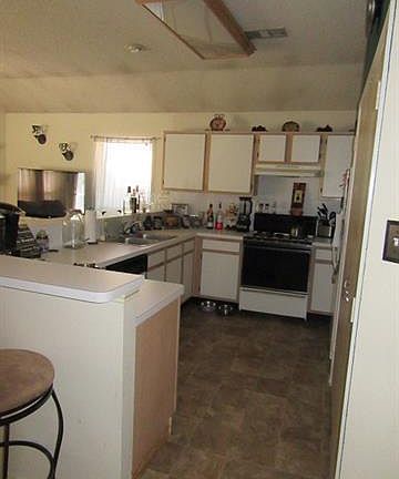 4th image of 1413 Meadowbrook Dr