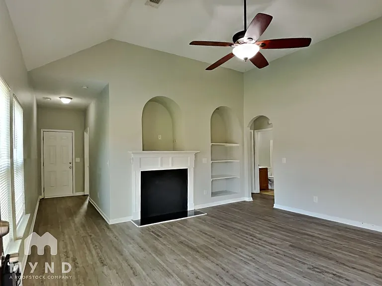 4627 Rosser Loop Dr — Photo 8