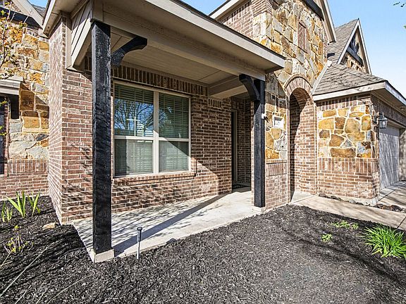 3rd image of 225 Hawks Ridge Trl
