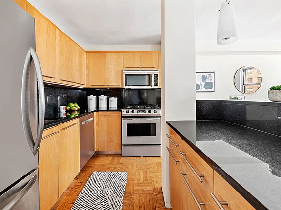 5th image of 315 E 70th St APT 12T