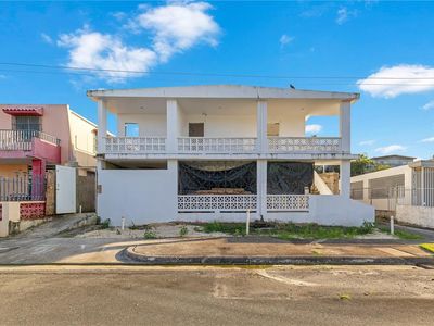 E 23 Urb Martorell Calle Jose De Diego, Dorado, PR, 00646