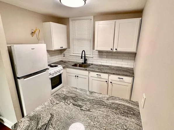 461 Flamingo St, Philadelphia, PA 19128