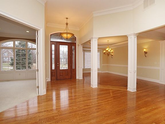 3rd image of 5112 Emerald View Dr