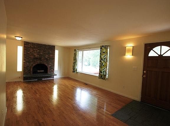 5th image of 1547 NE 171st St
