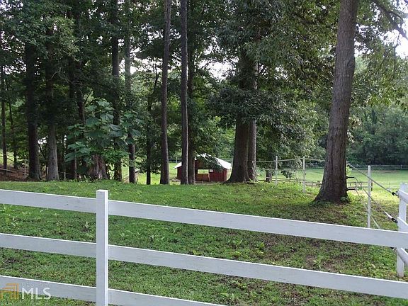3rd image of 3186 Glendale Dr