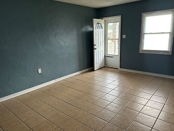 5th image of 294 W Wood St #294