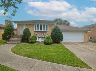 541 N Willow Rd, Elmhurst, IL 60126