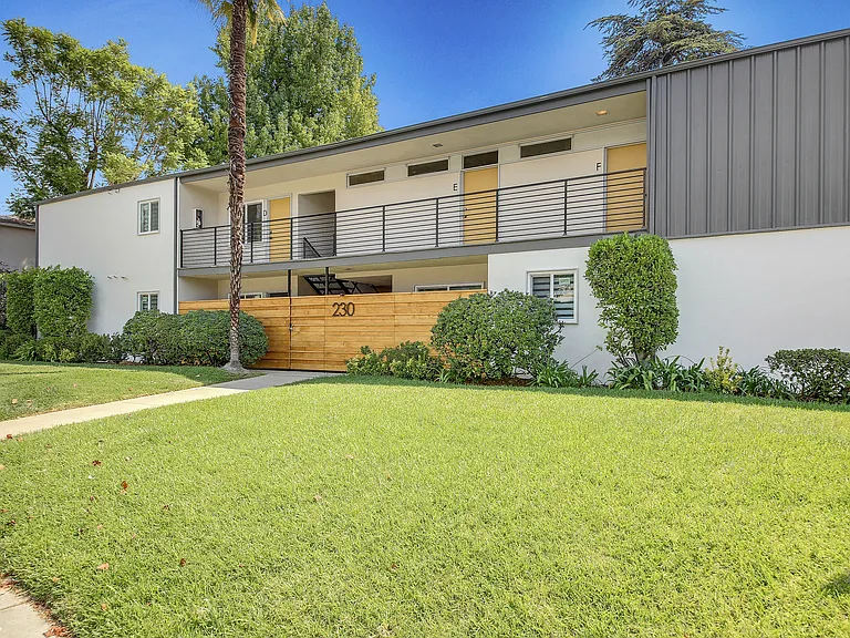 230 E California Blvd #I — Photo 2
