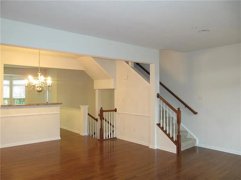 3 bed, 2.5 bath, 2230 sqft, $2,650 — Photo 3
