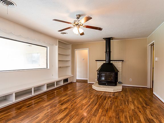 5th image of 1728 Glennview Dr
