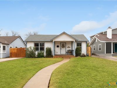 2010 W Woodlawn Ave, San Antonio, TX, 78201