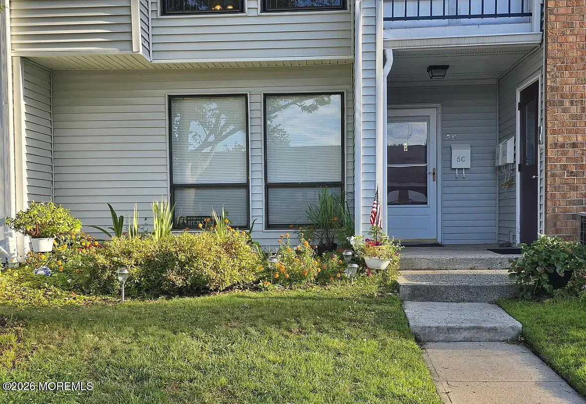 2 bed, 873 sqft, $2,750 — Photo 1