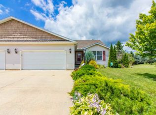 1403 Willow Glen Dr, Metamora, IL 61548