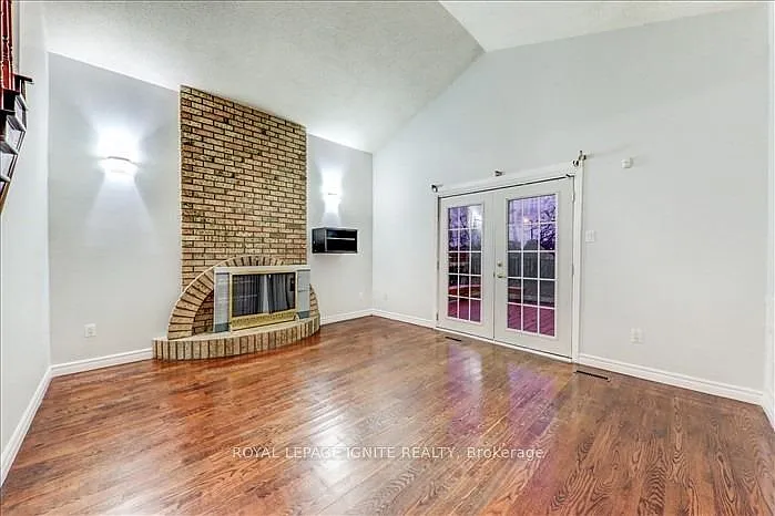 23 Longbow Sq — Photo 6