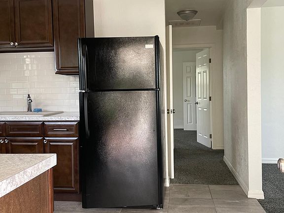 3rd image of 825 E Lemon St #6