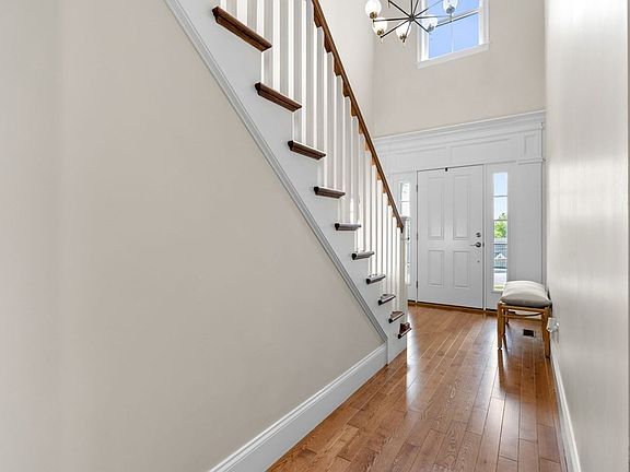 2nd image of 5 Bailey Pond Ln #5