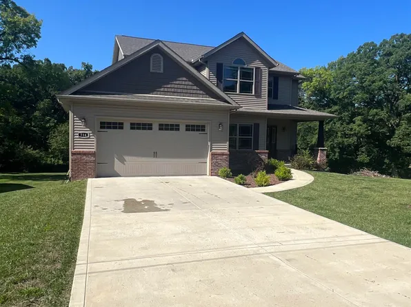 714 Woodland Knolls Rd, Germantown Hills, IL 61548