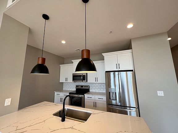 2nd image of 409 Lackawanna Ave APT 414