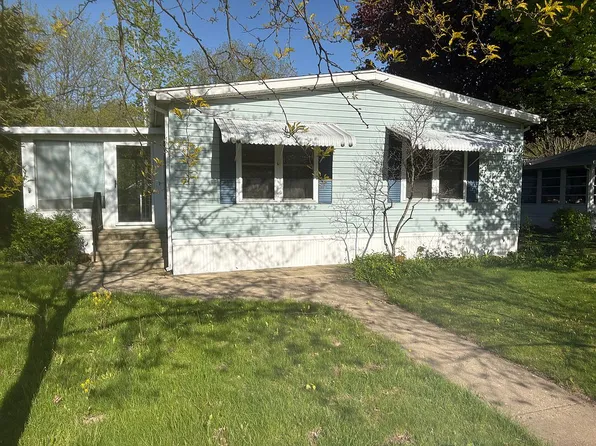 3510 Windmill Ln, Kalamazoo, MI 49004