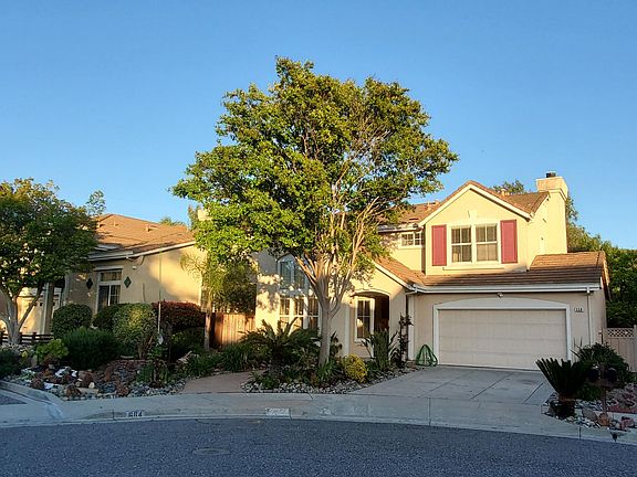 3rd image of 558 Esplanade Ln