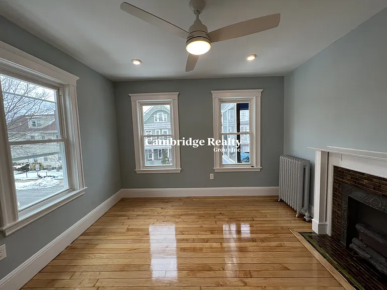 11 Burnham St #2T — Photo 8
