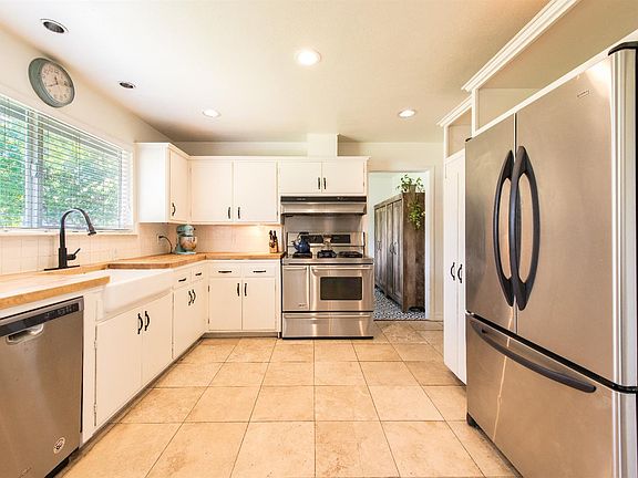 5th image of 351 W San Bruno Ave