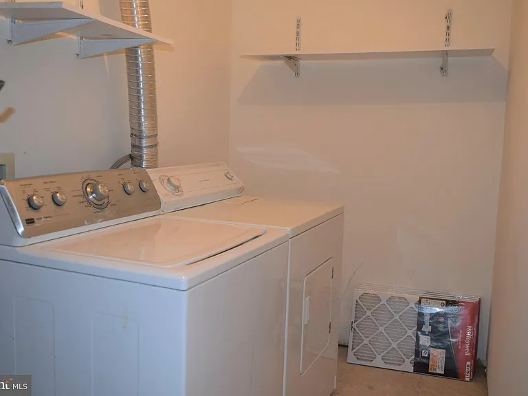 8933 Royal Astor Way — Photo 47