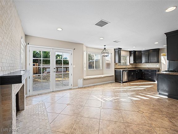 3rd image of 489 Kelsford Dr