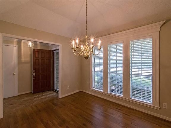 5th image of 3405 Parkhaven Dr