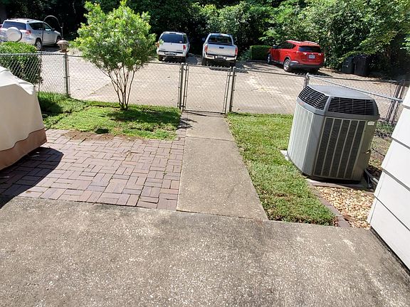3rd image of 921 Alachua Ave