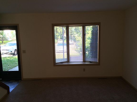 5th image of 56 N Lakewood Gardens Ln