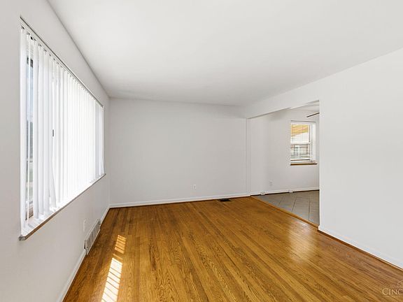 4th image of 4540 Ellman Ave