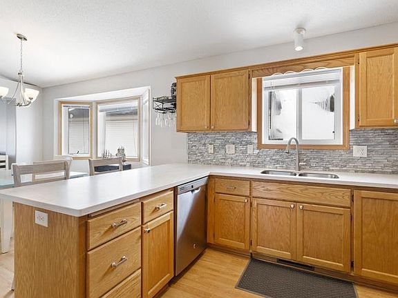 4th image of 25671 Forest Blvd
