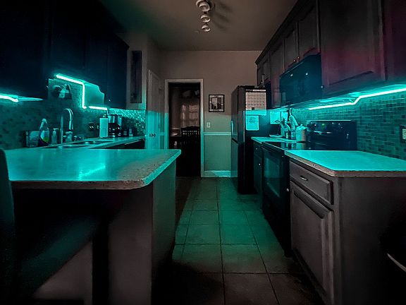 5th image of 521 Beaumont Dr