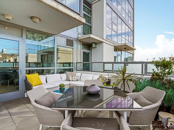 2nd image of 480 Mission Bay Blvd N Unit 715